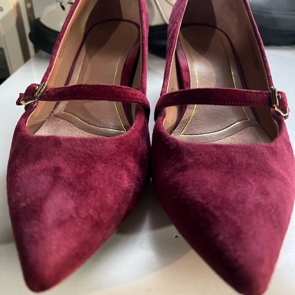 Vionic Suede Heeled Pumps.  Pointed Toe Size 10 - Picture 6 of 10